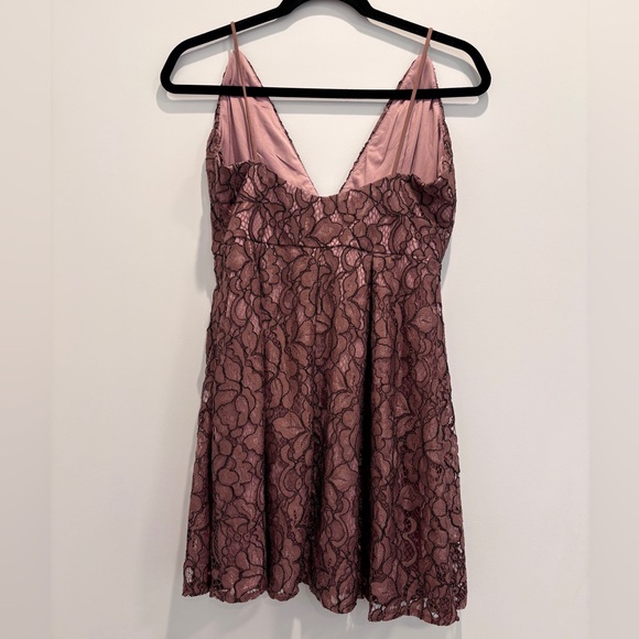 Rose Lace Dress - Picture 2 of 7